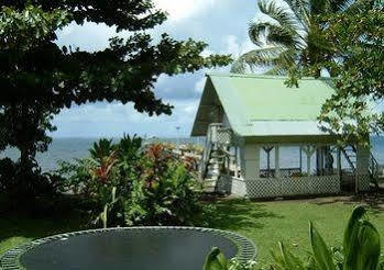 Teahupoo Bonjouir Lodge Paradise מראה חיצוני תמונה