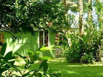 Teahupoo Bonjouir Lodge Paradise מראה חיצוני תמונה